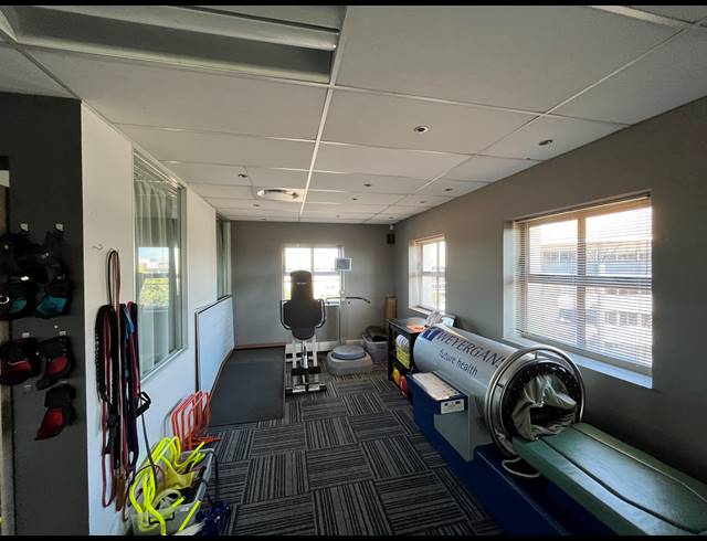 282M² OFFICE TO LET IN PINELANDS